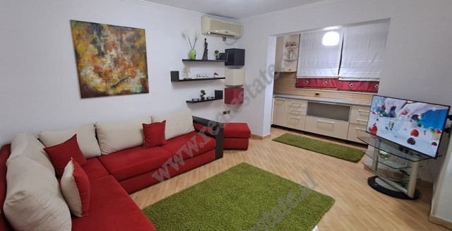Apartament 1+1 me qera ne rrugen Qemal Guranjaku ne Tirane.

Pozicionohet ne katin e 4-te te nje p